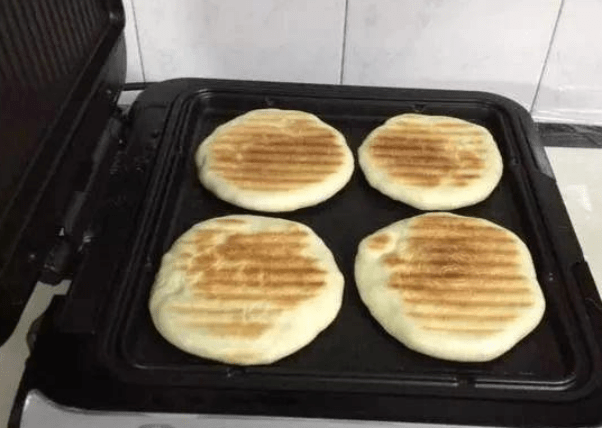 平底锅和电饼铛哪个实用 16ed577fa21b41dfb32711ef8353bf0e.png