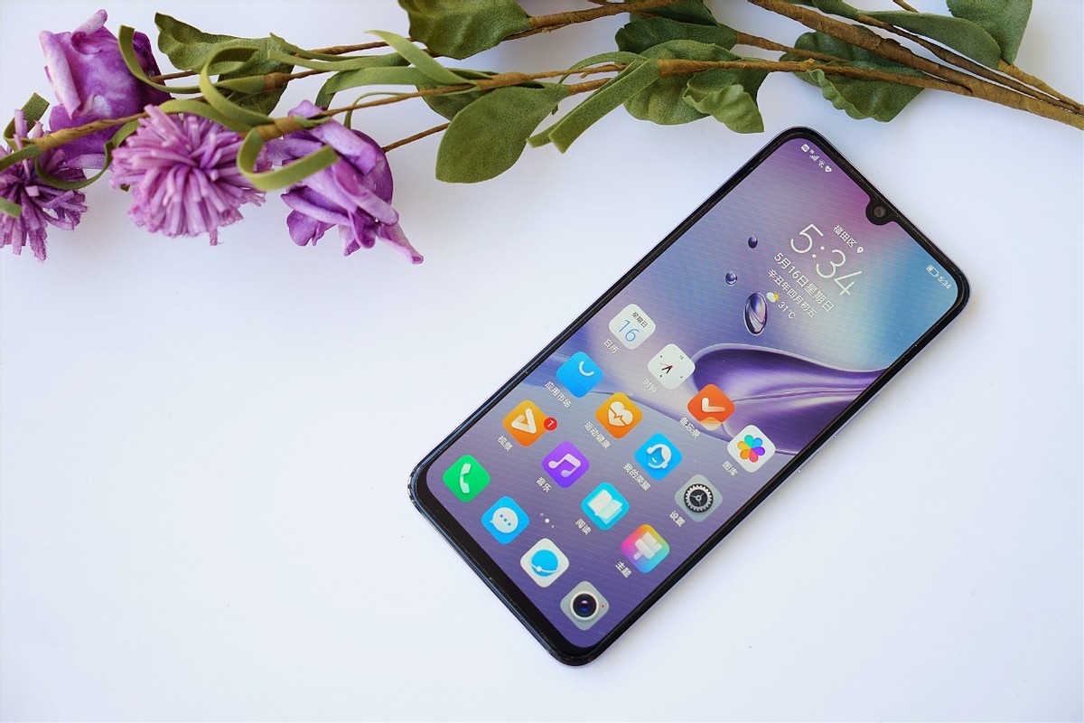 掌心之美即刻来电荣耀play5上手体验