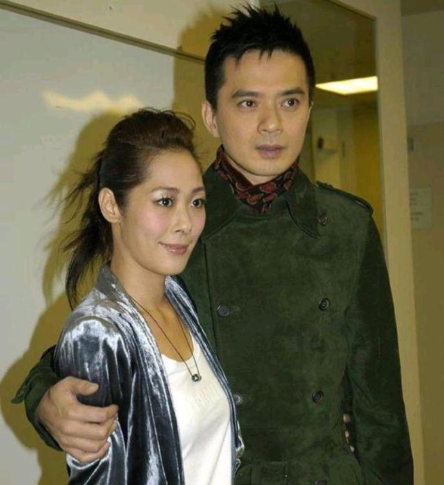 知道这个男人是谁…②关淑怡吴佩慈虽然为老公纪晓波先后生下三个孩子