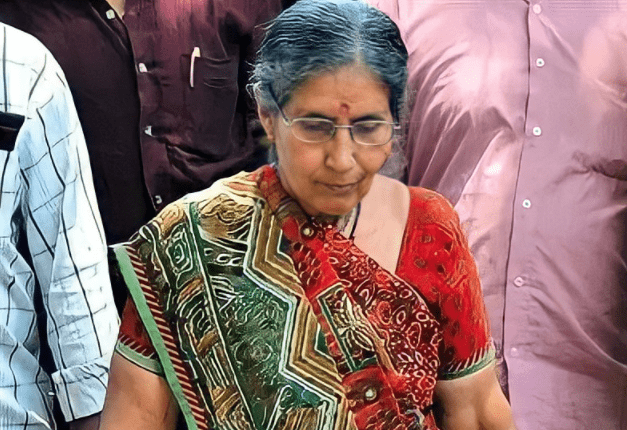 印度最惨的总统夫人17岁嫁莫迪被抛弃过45年独身生活不被承认