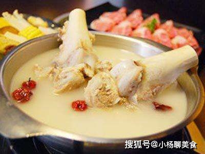 怎么炖骨头汤才好吃 fb98e459cc8742abb3b5b8849186744a.jpeg