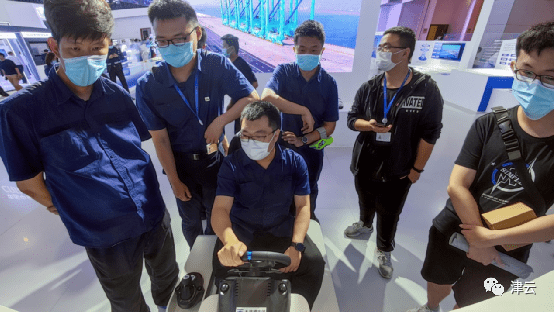 机器人|智能科技展上，这些“黑科技”亮了！