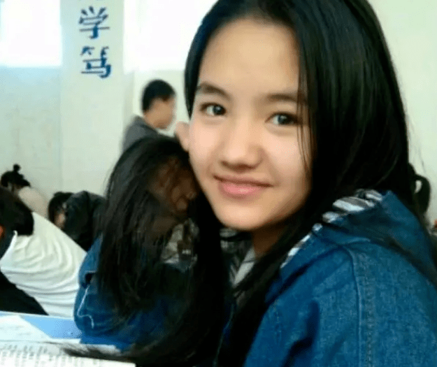 变形计李勒优长大了近照曝光颜值大跌满脸青春痘太抢镜了