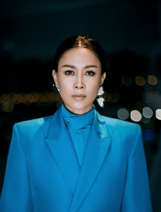 那英晒变老造型80岁的样子仍然有气质但一看就很严厉