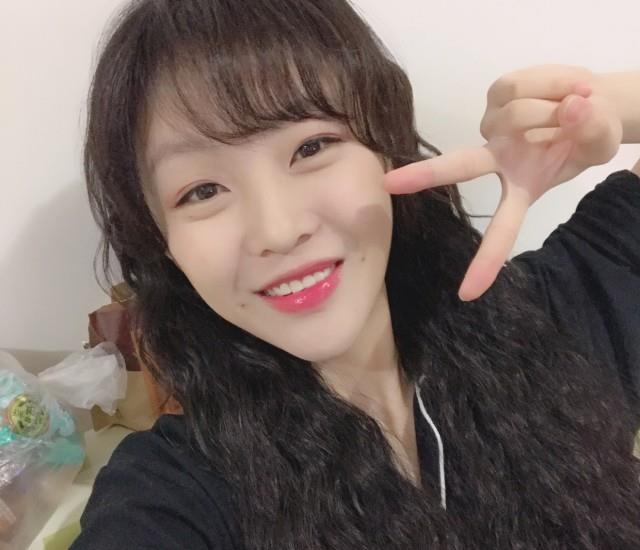 大胃王mini官宣结婚,结婚照被指脸部浮肿,曾因假吃被央视批评!