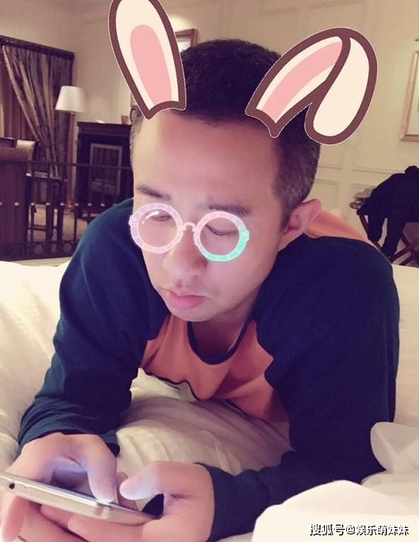 带你看看郭晨东住的豪宅,内部装修很气派,进门就被迷住了_郭晓东
