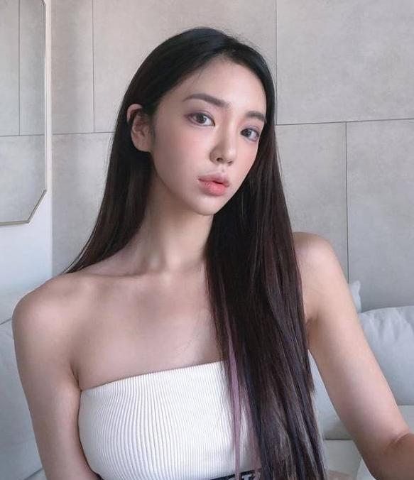 韩国九头身美女真人秀空降部队引兵哥哥关注网友迷人