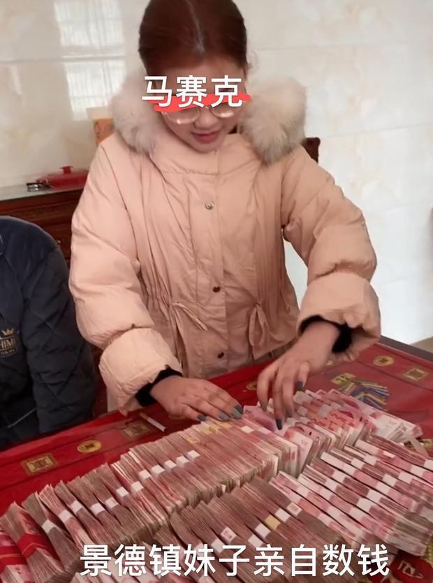 原創彩禮之最!江西訂婚現場實拍,現金60萬,