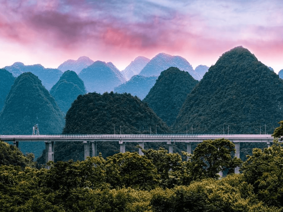贵州万峰林:中国最壮观的喀斯特峰林-搜狐大视野-搜狐新闻