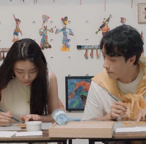 原创心动的信号琴心被男友求婚晒订婚戒指与陈延迪是逢场作戏