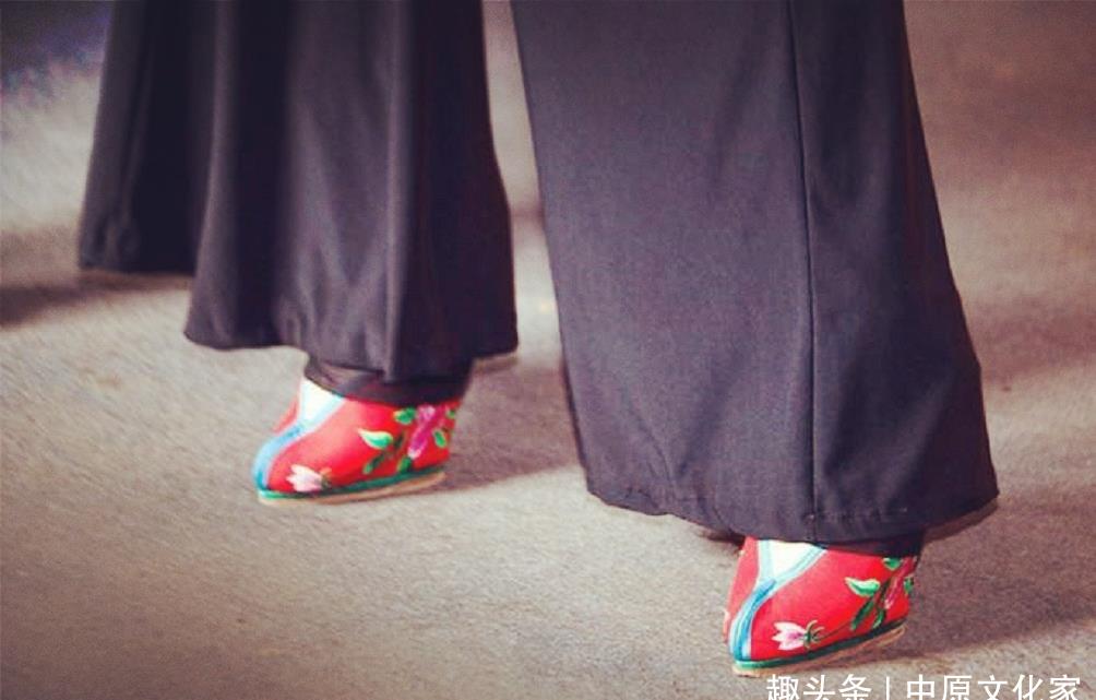 缠足这个民俗,为何能传承千年_女子