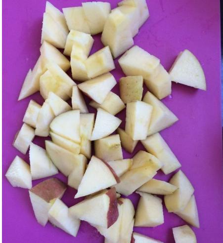 苹果加枸杞煮水喝有什么功效 07f6508dbc2a443caee182799c7f75d9.jpeg