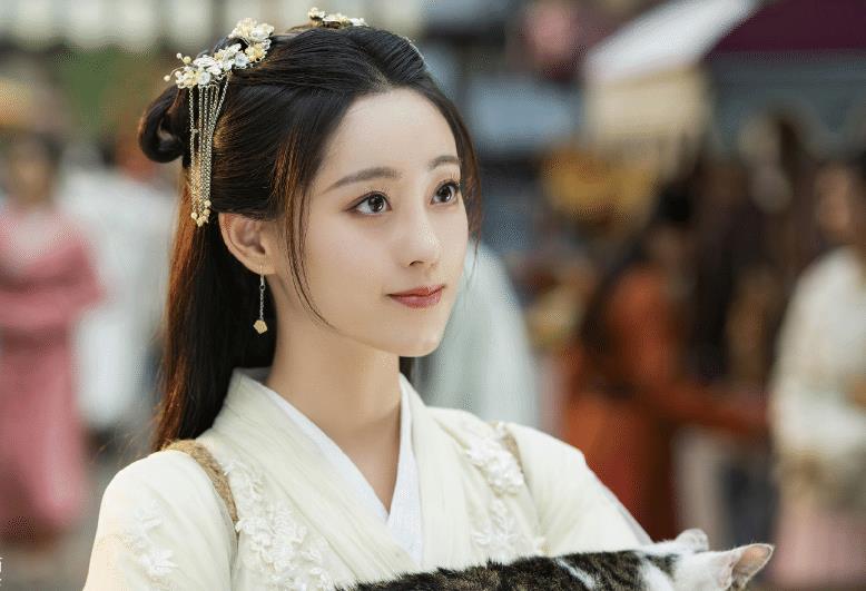 《遇龙》晒演员定妆照,王鹤棣白发帅气,演员阵容爱了爱了