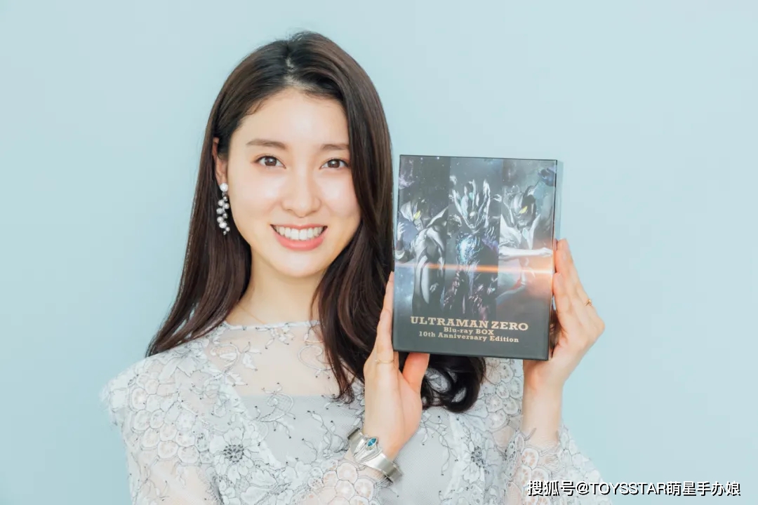 10年了艾美拉娜公主与赛罗奥特曼终于