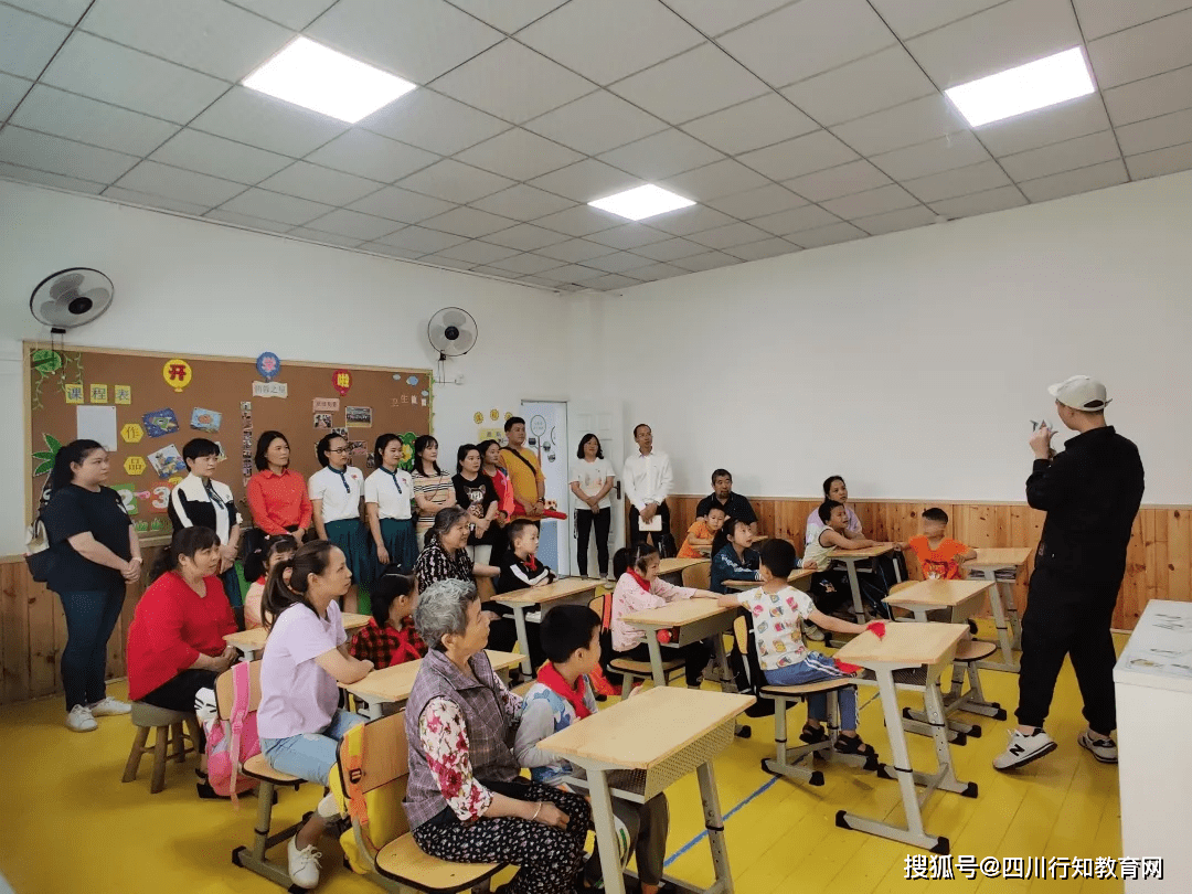 情系特校共同成长 华幼集团走进四川天府新区特殊教育学校 互动