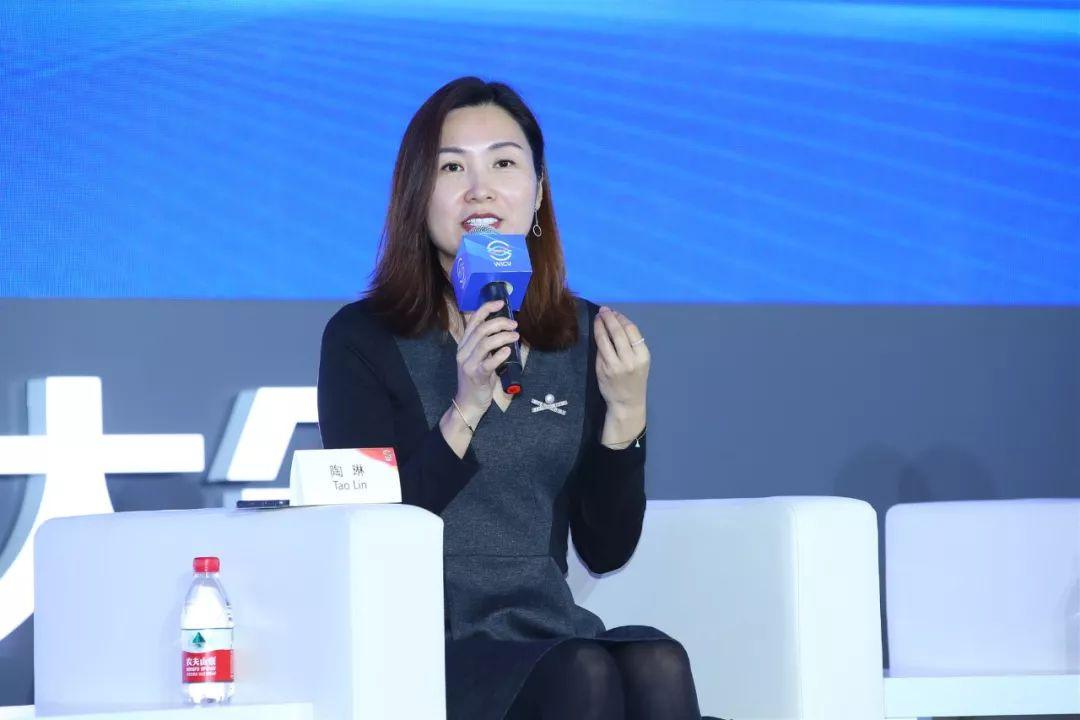不爽归不爽特斯拉对准车主的教育已经开始就从踩刹车教起