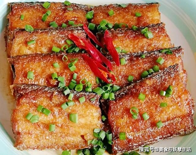 怎么做红烧带鱼好吃不碎 5d0d9cafd3194f6d8207f962f2c4eee0.jpeg
