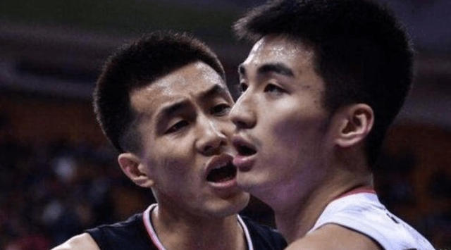 原创冰释前嫌郭艾伦于德豪结束训练后并排离开两人曾多次起冲突