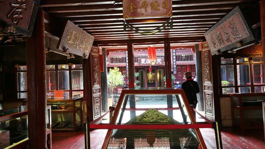 云南的巨富豪宅,传说家中财富雄厚,生意做到东南亚,主人姓严