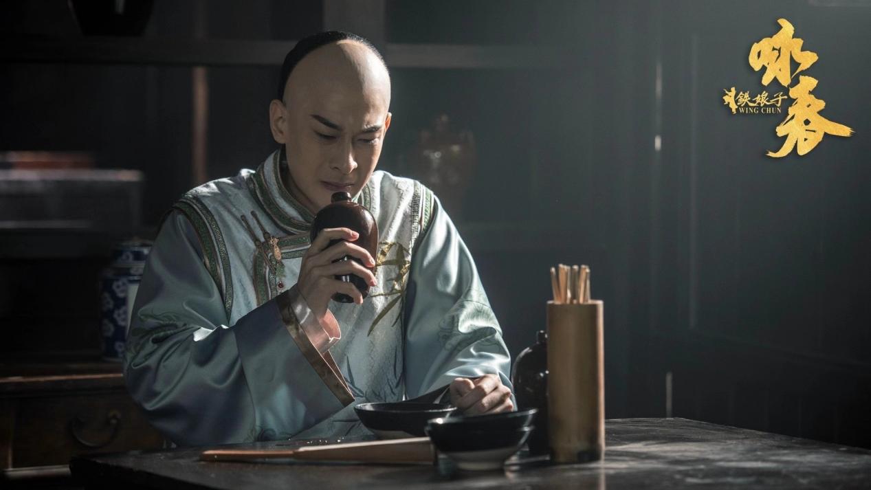 梁立文(冷纪元饰)梁家之子,自小喜欢林咏春,一心要娶林咏春做媳妇.