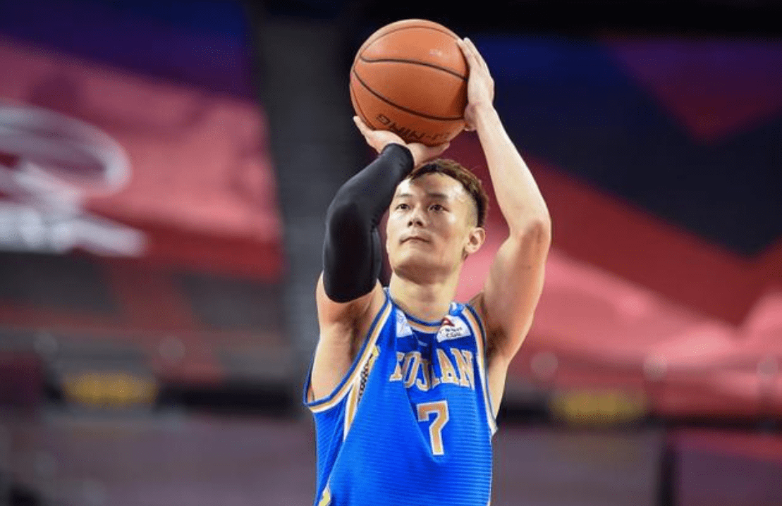 不自量力?在cba场均6 3的汤杰宣布进军nba,其实报名的门槛很低