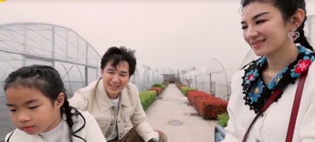 黄奕崔伟牵手成功!画面甜蜜又浪漫,爱的驿站集体尖叫,看哭了