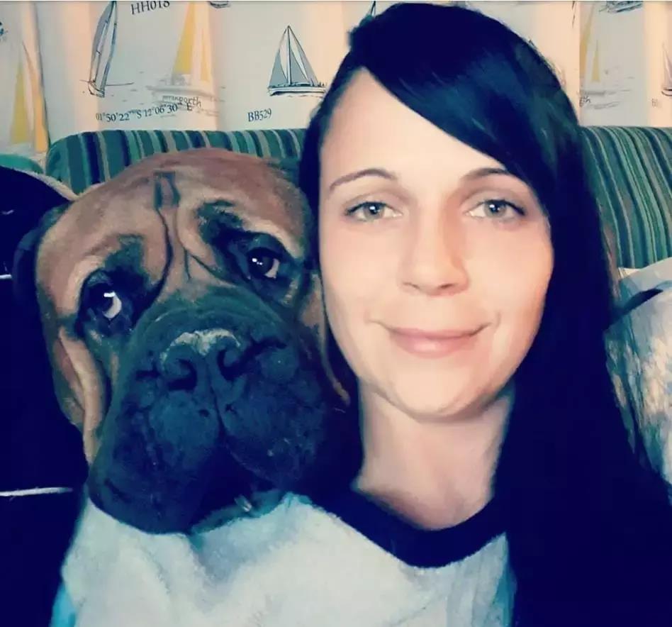得知爱犬患病 她选择提前结婚 为了它 一切都值得 布鲁斯