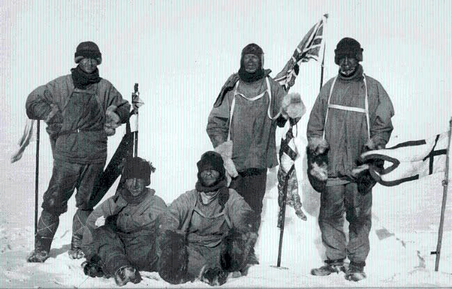 1911年,全球仅剩两支探险队角逐人类首次抵达南极的荣誉,最后胜出的