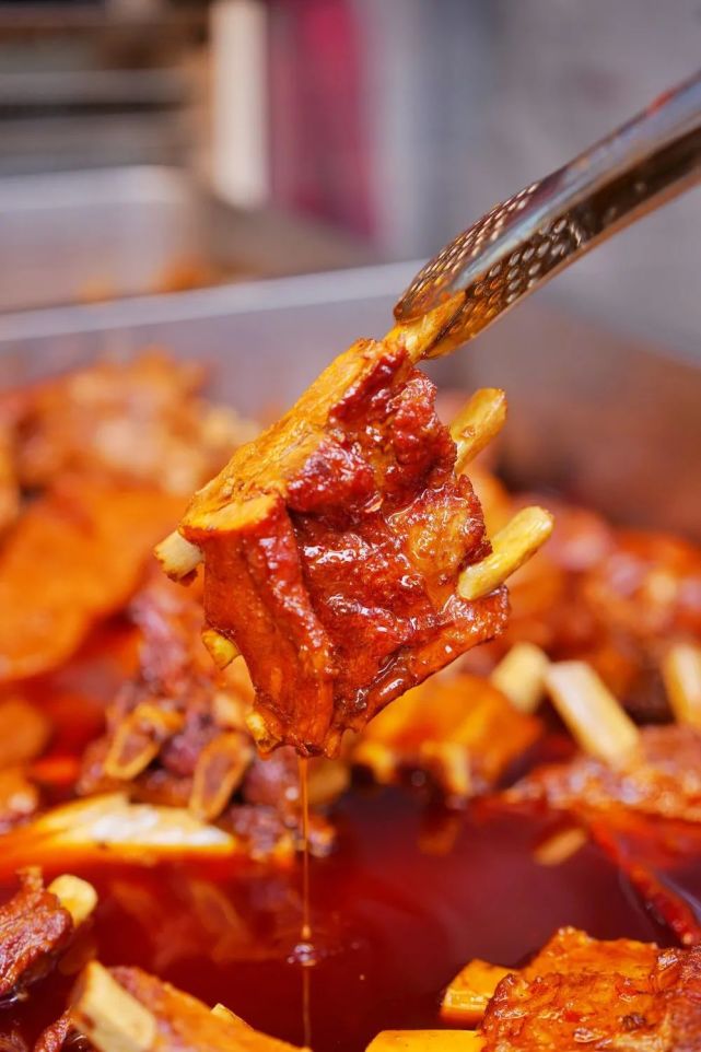 连点9碗全荤辣味热卤现有miniko探店时就烧酒连食4斤五香卤牛肉古有