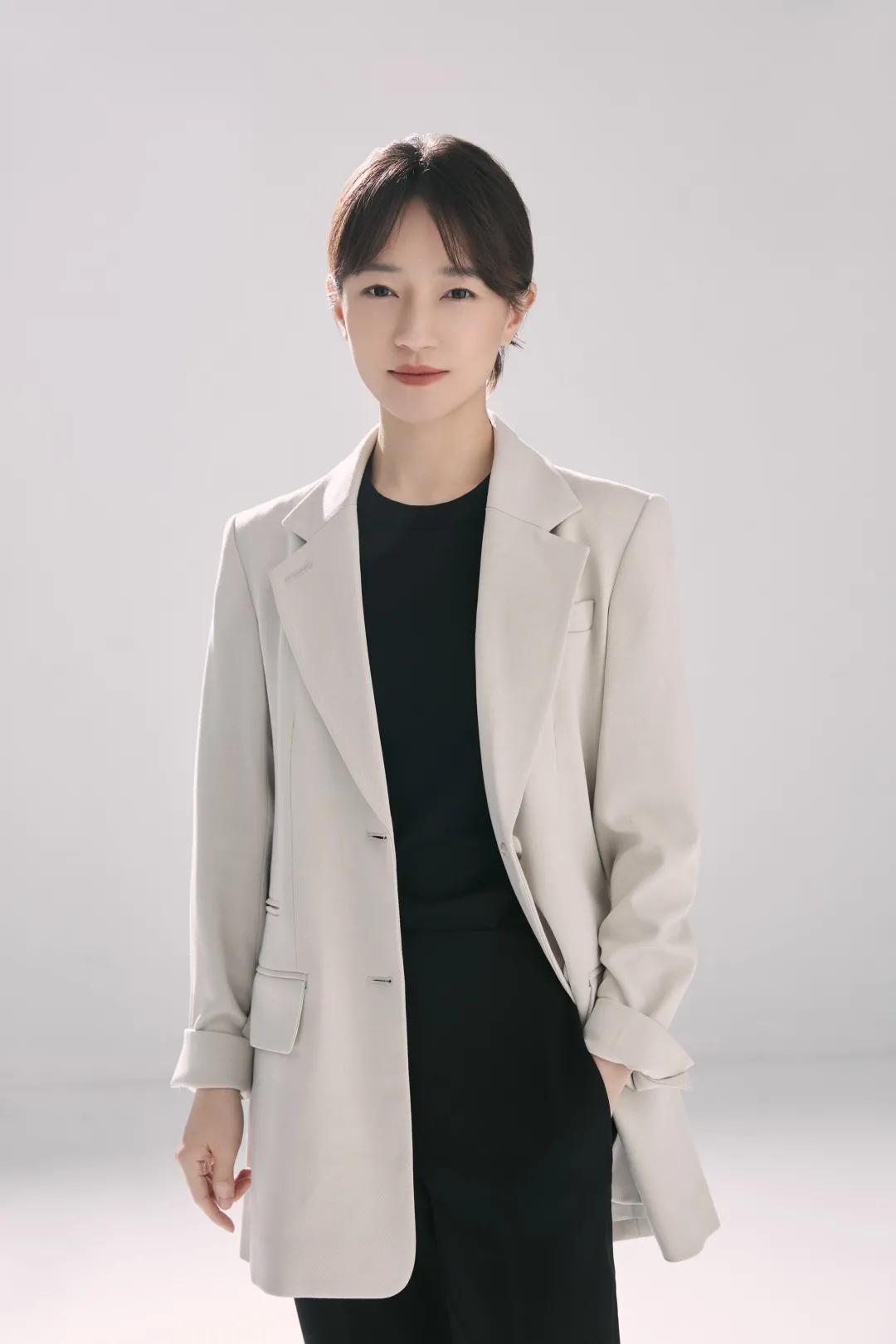 快来!跟演员焦俊艳一起成为湖里"苗星人"