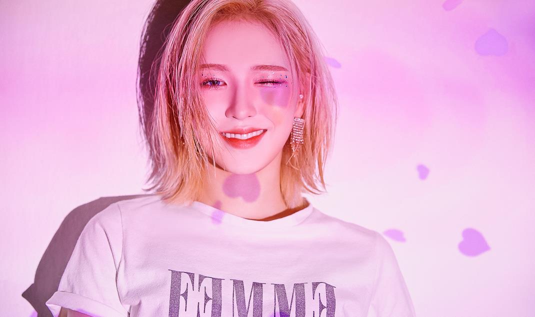 wendy养好伤病归来,新鲜杂志海报公开,造型却被疯狂吐槽!_psycho