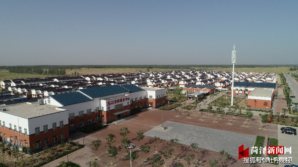 树木茂盛,芳草碧绿,孩童欢笑声不绝入耳……6月1日,记者来到鄄城县