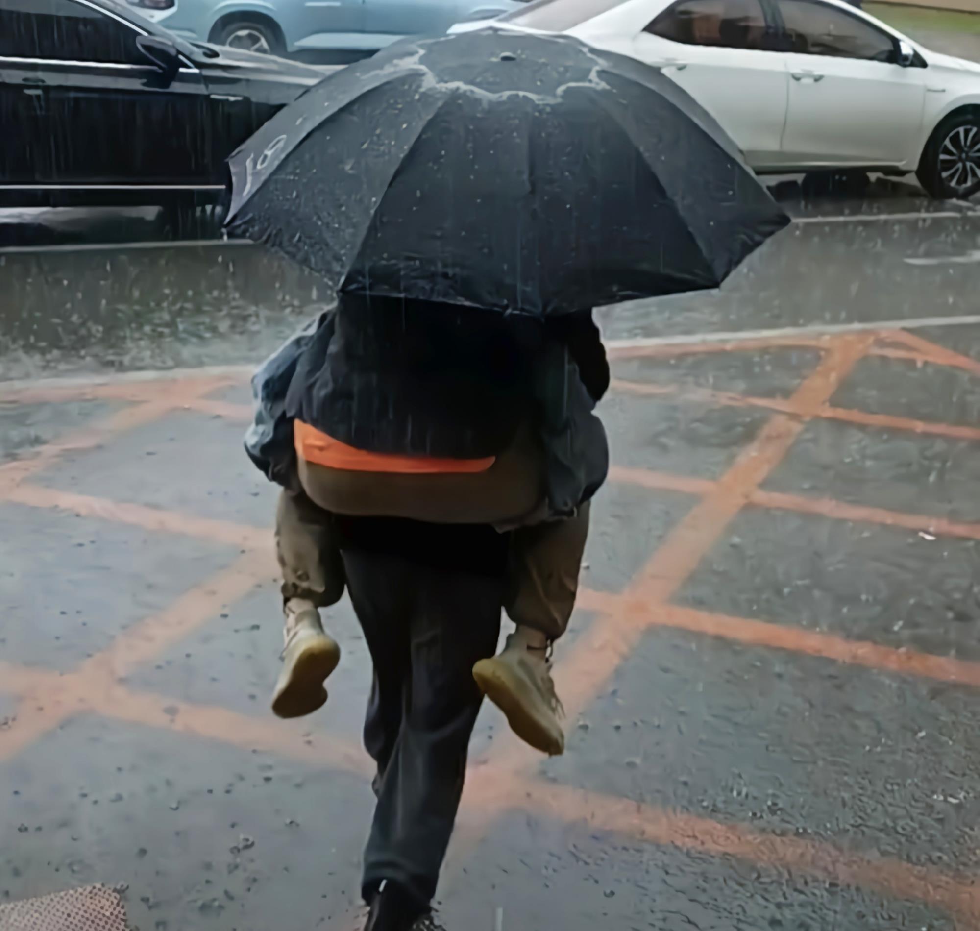 床被雨淋湿怎么搭_被雨淋湿的图片(3)