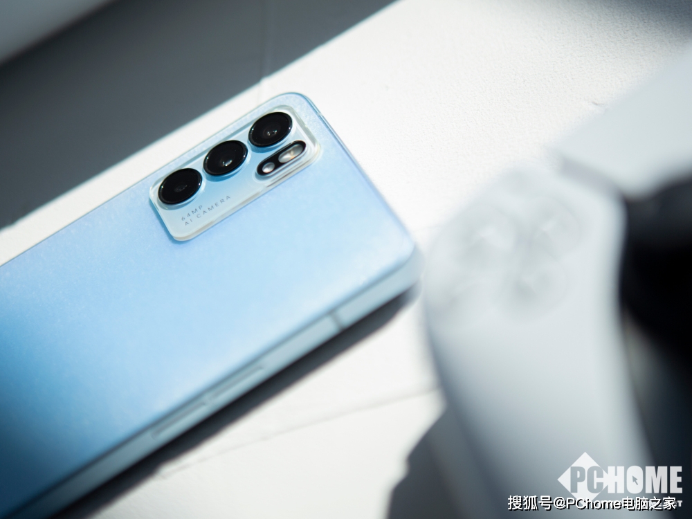 系列|OPPO Reno6夏日晴海图赏：极致轻量化的晶钻美学