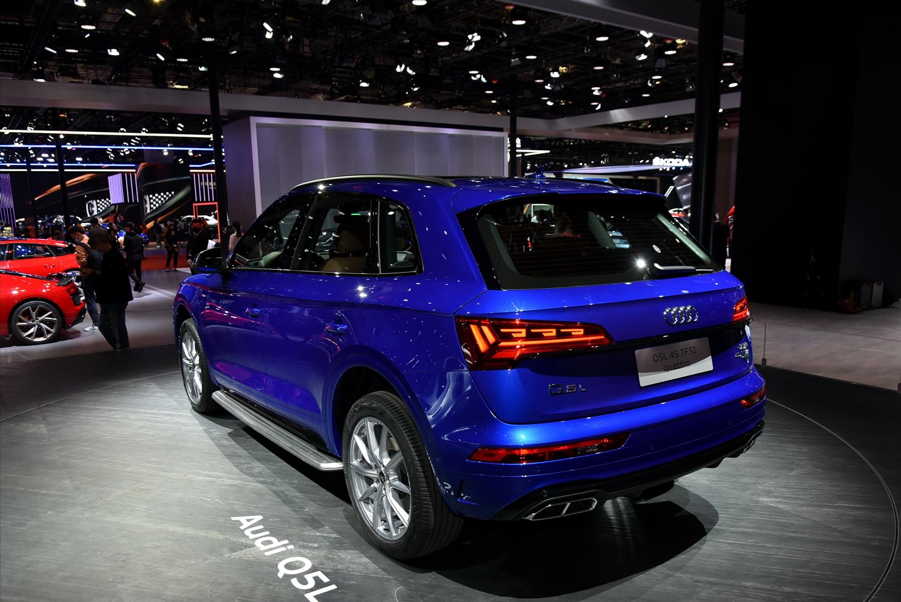 奥迪q5完成中期改款预售价曝光网友20t大天窗真帅气