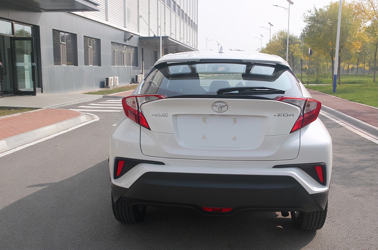 丰田奕泽新款新混动外观内饰没能迎来大改还得看价格香不香