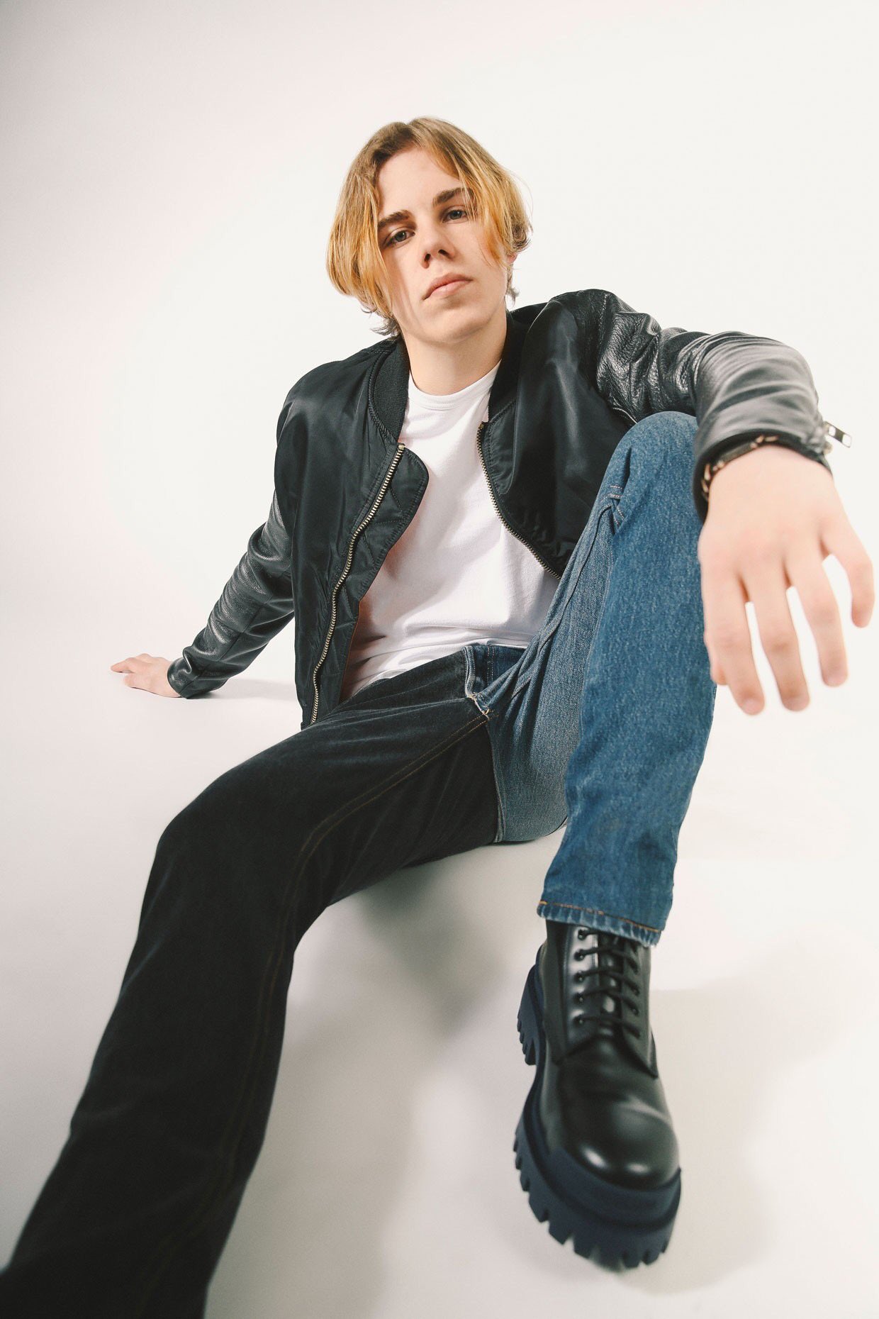 the kid laroi已经离开了grade a厂牌,并签约scooter braun旗下经纪