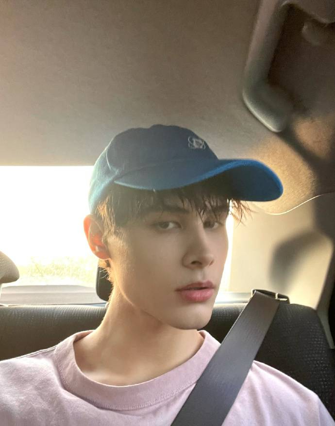 利路修重回海南上线营业晒帅气自拍心情大好