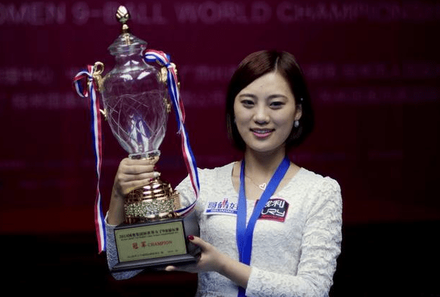 新晋"九球天后",身材惹火,美貌不输潘晓婷,如今26岁仍单身