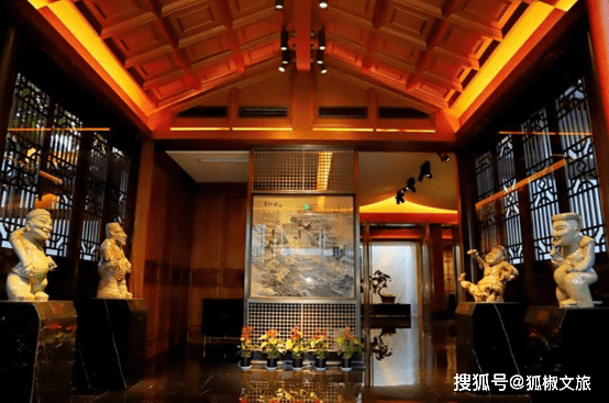 梦游绮梦，解析梦见自己穿长裙和高跟鞋的深层含义