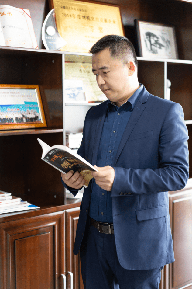 热烈祝贺科达智慧能源董事长张峰荣膺"马鞍山市优秀民营企业家"称号!