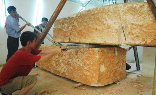 原创广西出土神秘巨棺石棺上刻有北斗七星墓主人身份至今成谜