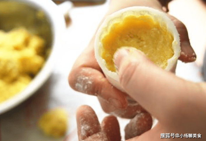 家庭版肉皮冻简单制作方法 3bb23d06241841aab90cb75e411be740.png