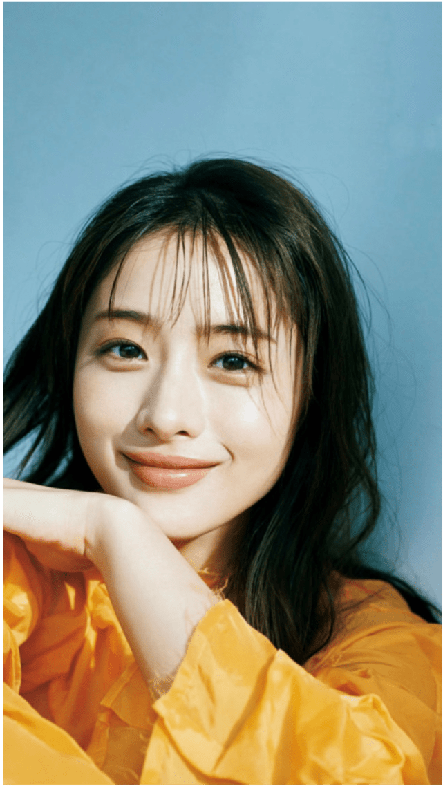 原创石原里美近照曝光,一改甜美风梳大背头走中性路线气质很a,身材