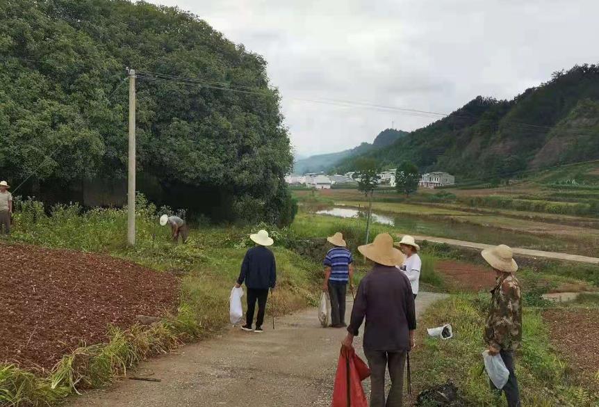 竹山擂鼓多少人口_竹山擂鼓中学教师照片