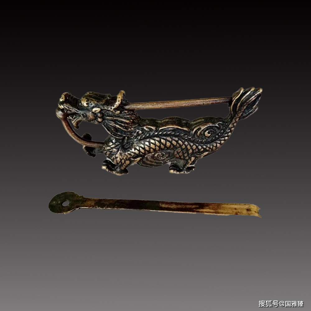 龍頭，古銅製，時代物，緣起物，重約2300克 A gold-inlaid bronze oval handled vessel, Eastern Zhou