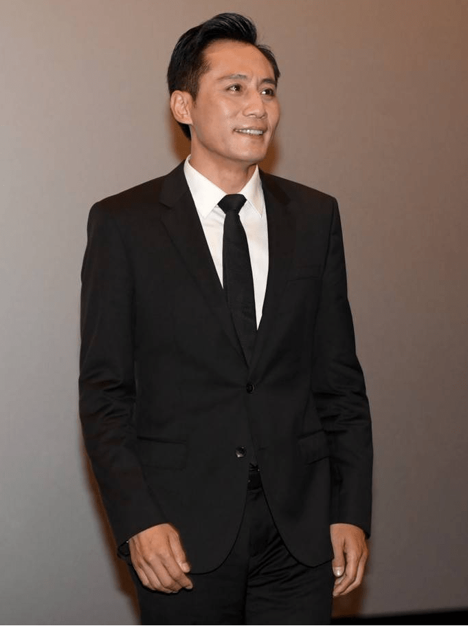 催泪大片守岛人开启路演主演刘烨亮相石家庄