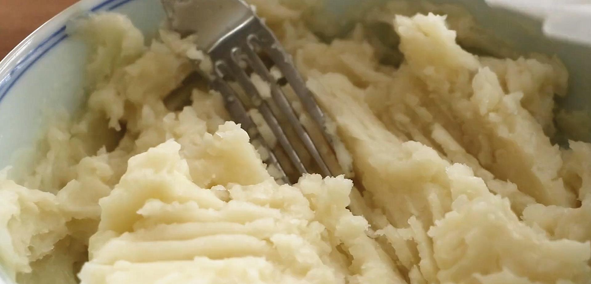 土豆的做法大全土豆泥不要淀粉 0a4d23dd8b904d46873a66be5514e487.jpeg