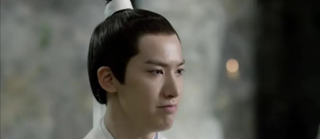 为了羞辱墨渊,才把她打成重伤,为的就是报墨渊抢走擎苍的干儿子还有