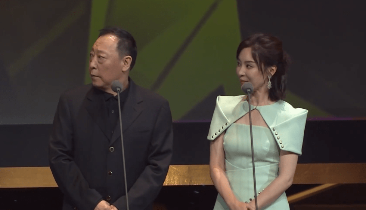 多次急智救场任鲁豫上影节的表现再显情商